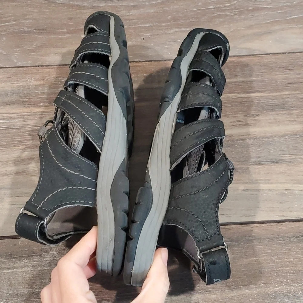 Eddie Bauer outdoor boys shoes hiking Sandals sz 4